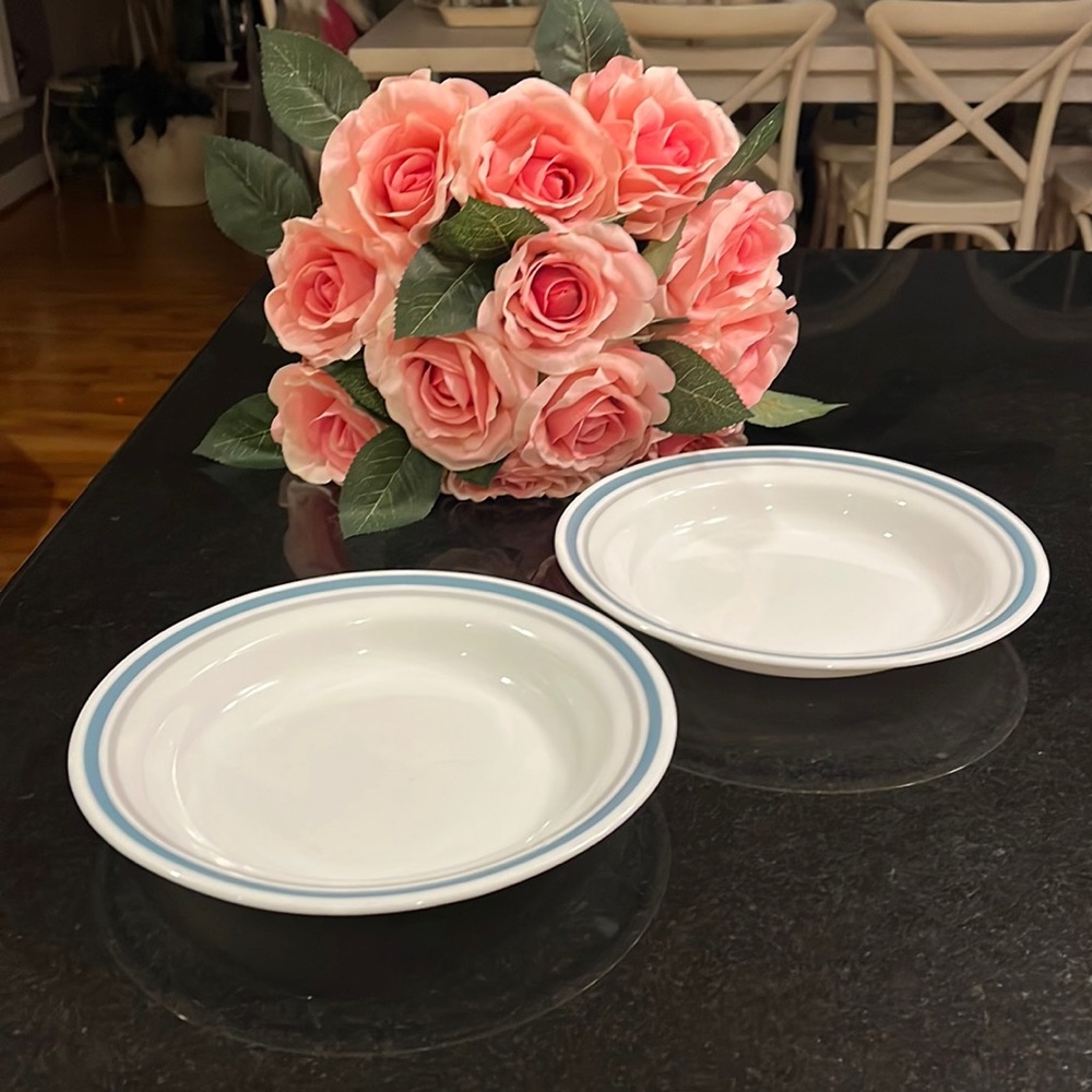 Corning Corelle "Indigo"  Rimmed Cereal / Soup bowls. (Set of  2).
